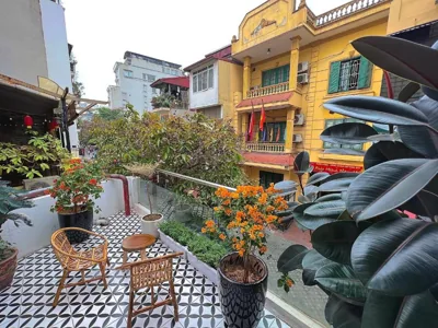 带阳台双人间 — Hanoi Memory Legends Hotel